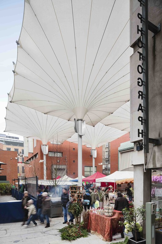 Beyond the Canopy: Six Architectural Strategies for Urban Shade Beyond the Canopy: Six Architectural Strategies for Urban Shade - Image 4 of 101