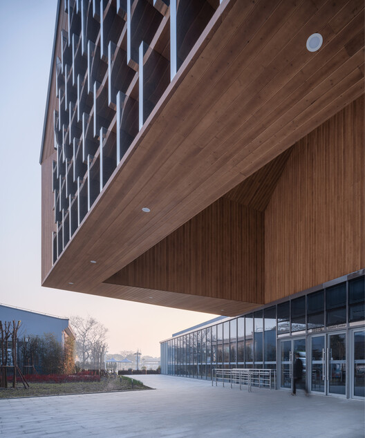 Beyond the Canopy: Six Architectural Strategies for Urban Shade Beyond the Canopy: Six Architectural Strategies for Urban Shade - Image 56 of 101