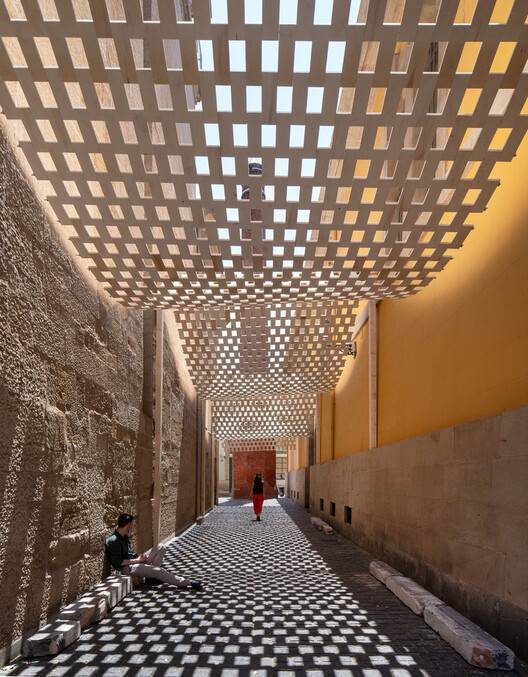 Beyond the Canopy: Six Architectural Strategies for Urban Shade Beyond the Canopy: Six Architectural Strategies for Urban Shade - Image 11 of 101