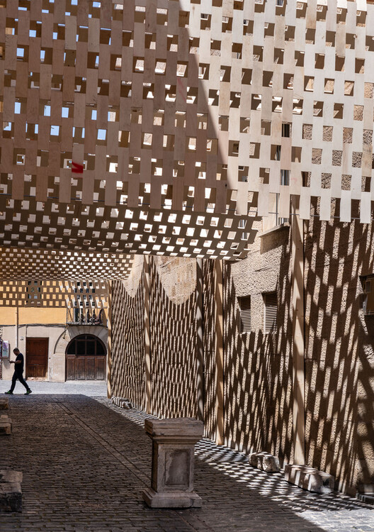 Beyond the Canopy: Six Architectural Strategies for Urban Shade Beyond the Canopy: Six Architectural Strategies for Urban Shade - Image 7 of 101