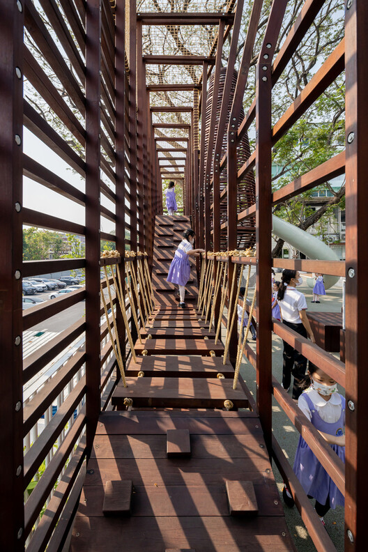 Beyond the Canopy: Six Architectural Strategies for Urban Shade Beyond the Canopy: Six Architectural Strategies for Urban Shade - Image 54 of 101