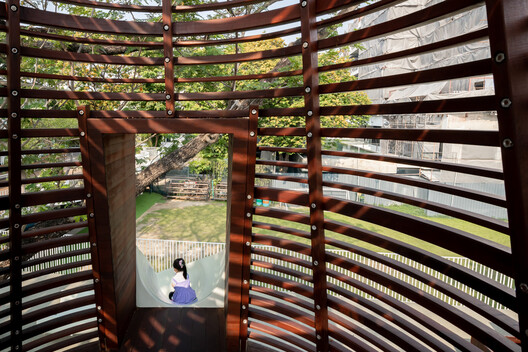 Beyond the Canopy: Six Architectural Strategies for Urban Shade Beyond the Canopy: Six Architectural Strategies for Urban Shade - Image 10 of 101