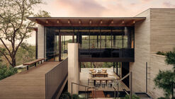 Terrace Mountain Residence / A Parallel Architecture