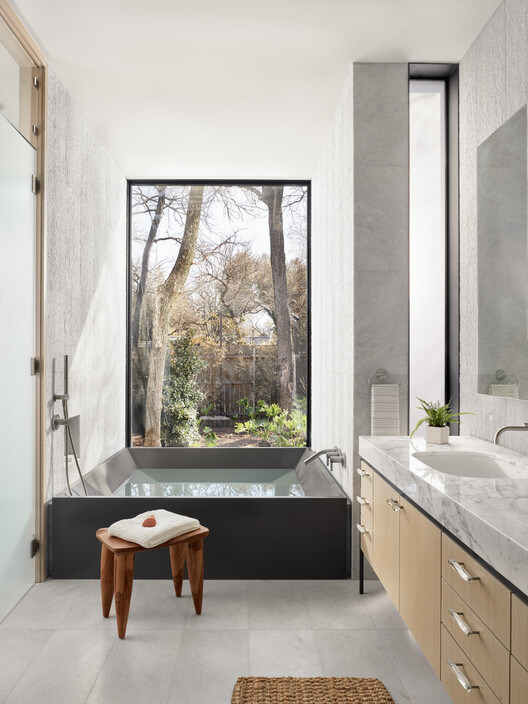 Rollingwood Residence / A Parallel Architecture - Interior Photography, Bathroom, Bathtub, Sink
