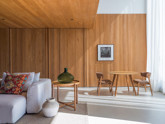 Acervo House / GAM Arquitetos - Interior Photography, Living Room, Wood, Table, Chair