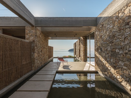 PERMA Serifos Retreat / MOLD Architects PERMA Serifos Retreat / MOLD Architects - Image 19 of 34