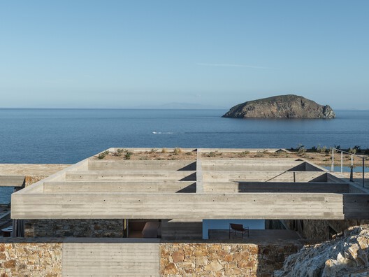 PERMA Serifos Retreat / MOLD Architects PERMA Serifos Retreat / MOLD Architects - Image 4 of 34