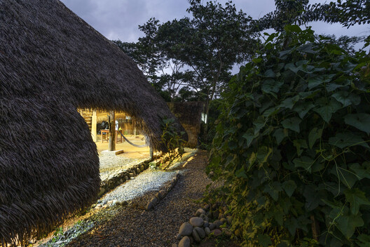 Hampi Samay Wasi: Regenerative Architecture and Ancestral Memory in the Kichwa Amazon / Allwa Arquitectura Hampi Samay Wasi: Regenerative Architecture and Ancestral Memory in the Kichwa Amazon / Allwa Arquitectura - Image 12 of 16