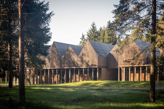 Sanctum Retreat / arches - Exterior Photography