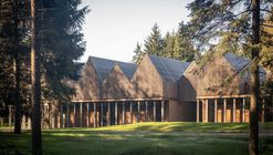 Sanctum Retreat / arches