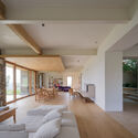 Granja vasca  / zU-studio - Fotografía interior, Sustentabilidad, Puerta, Fijación Vigas, Sillas