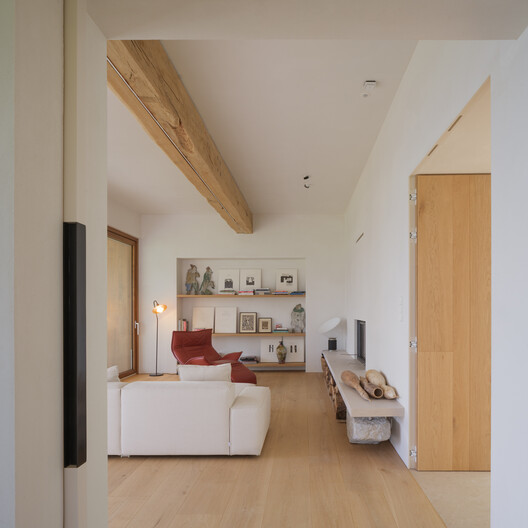 Basque Farm / zU-studio Basque Farm / zU-studio - Interior Photography, Living Room, Wood, Lighting, Chair