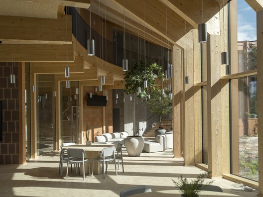 Dymak HQ / BIG Dymak HQ / BIG - Interior Photography, Dining room, Wood, Concrete, Beam