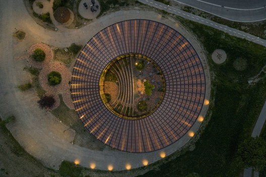Dymak HQ / BIG Dymak HQ / BIG - Garden