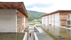 Bangladesh Chancery Complex and Ambassador's Residence / Shatotto