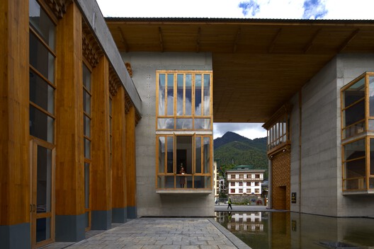 Bangladesh Chancery Complex and Ambassador's Residence / Shatotto - Interior Photography, Balcony, Column, Courtyard
