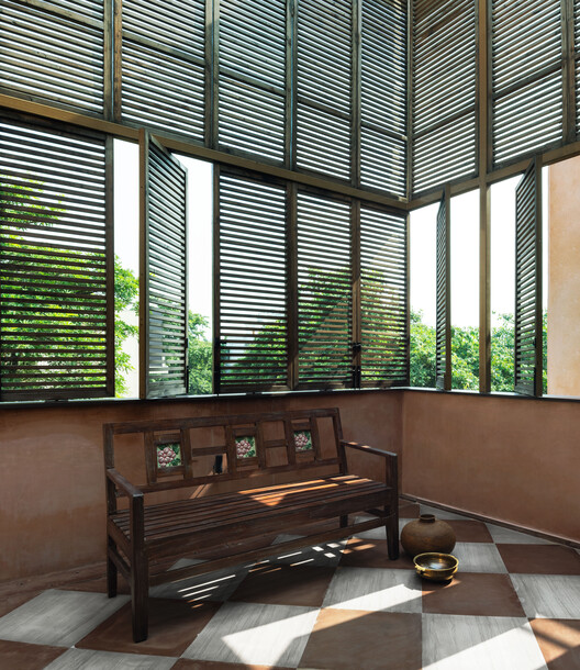 A Tale of Tinted Courts Residence / Architects Collaborative A Tale of Tinted Courts Residence / Architects Collaborative - Interior Photography, Chair