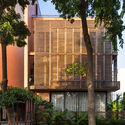 A Tale of Tinted Courts Residence / Architects Collaborative - Houses