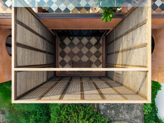 A Tale of Tinted Courts Residence / Architects Collaborative A Tale of Tinted Courts Residence / Architects Collaborative - Interior Photography, Wood
