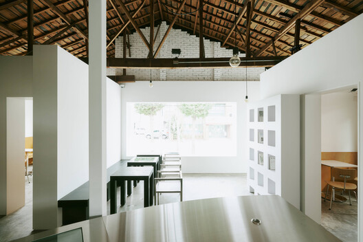From Homes to Coffee Shops: Adaptive Reuse Projects Transforming Domestic History From Homes to Coffee Shops: Adaptive Reuse Projects Transforming Domestic History - Image 2 of 28