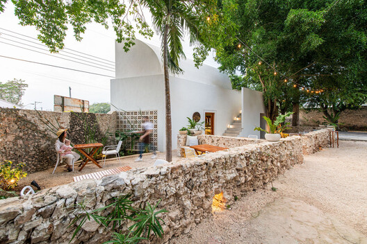 From Homes to Coffee Shops: Adaptive Reuse Projects Transforming Domestic History From Homes to Coffee Shops: Adaptive Reuse Projects Transforming Domestic History - Image 13 of 28