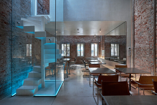 From Homes to Coffee Shops: Adaptive Reuse Projects Transforming Domestic History From Homes to Coffee Shops: Adaptive Reuse Projects Transforming Domestic History - Image 3 of 28