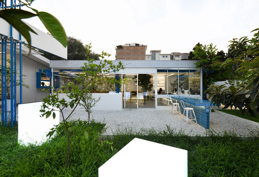From Homes to Coffee Shops: Adaptive Reuse Projects Transforming Domestic History From Homes to Coffee Shops: Adaptive Reuse Projects Transforming Domestic History - Image 18 of 28