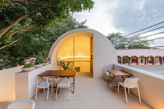 From Homes to Coffee Shops: Adaptive Reuse Projects Transforming Domestic History From Homes to Coffee Shops: Adaptive Reuse Projects Transforming Domestic History - Image 14 of 28