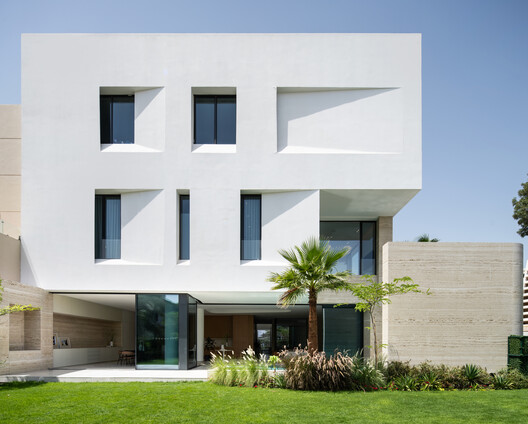 Faye House / Alhumaidhi Architects Faye House / Alhumaidhi Architects - Exterior Photography, Balcony