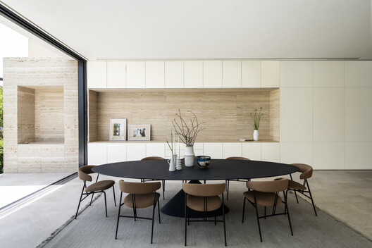 Faye House / Alhumaidhi Architects Faye House / Alhumaidhi Architects - Interior Photography, Dining room, Wood, Table, Chair
