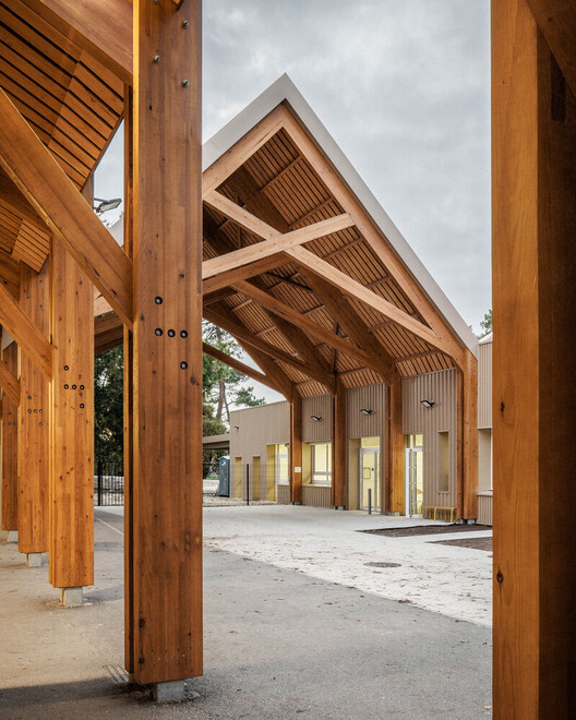 Building to Teach: 15 Schools That Explore Timber as a Primary Material Building to Teach: 15 Schools That Explore Timber as a Primary Material - Image 4 of 33