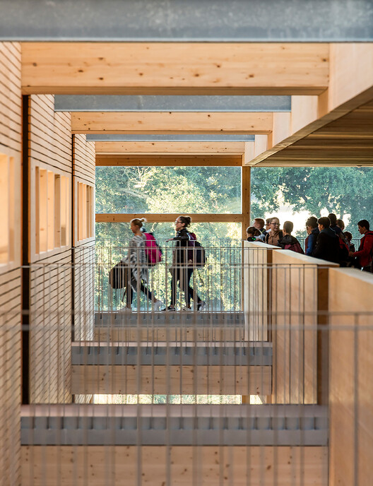Building to Teach: 15 Schools That Explore Timber as a Primary Material Building to Teach: 15 Schools That Explore Timber as a Primary Material - Image 12 of 33