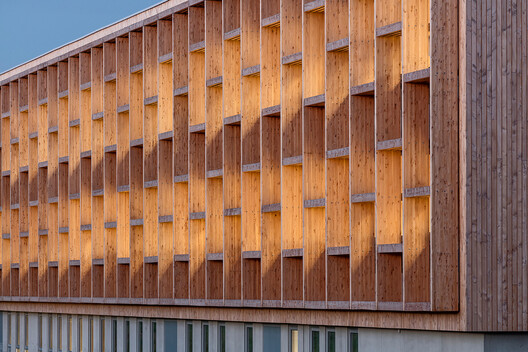 Building to Teach: 15 Schools That Explore Timber as a Primary Material Building to Teach: 15 Schools That Explore Timber as a Primary Material - Image 10 of 33