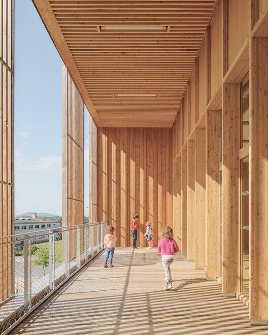 Building to Teach: 15 Schools That Explore Timber as a Primary Material Building to Teach: 15 Schools That Explore Timber as a Primary Material - Image 21 of 33