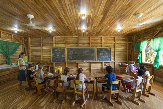 Building to Teach: 15 Schools That Explore Timber as a Primary Material Building to Teach: 15 Schools That Explore Timber as a Primary Material - Image 14 of 33