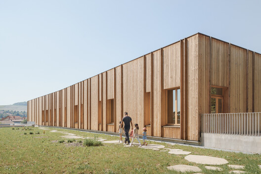 Building to Teach: 15 Schools That Explore Timber as a Primary Material Building to Teach: 15 Schools That Explore Timber as a Primary Material - Image 3 of 33