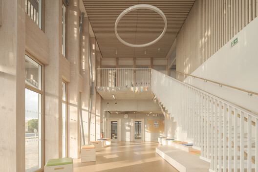 Building to Teach: 15 Schools That Explore Timber as a Primary Material Building to Teach: 15 Schools That Explore Timber as a Primary Material - Image 19 of 33