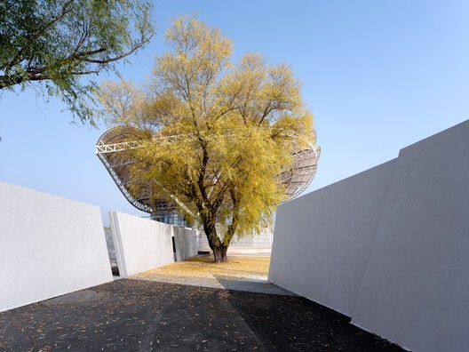 Renovation of Shell Theatre in Beijing Chaoyang Park / DUTS design Renovation of Shell Theatre in Beijing Chaoyang Park / DUTS design - Image 3 of 38