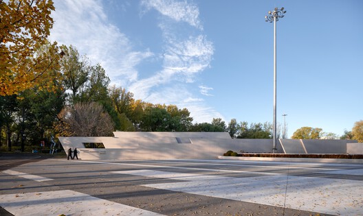 Renovation of Shell Theatre in Beijing Chaoyang Park / DUTS design Renovation of Shell Theatre in Beijing Chaoyang Park / DUTS design - Image 11 of 38
