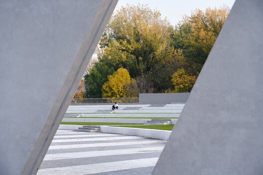Renovation of Shell Theatre in Beijing Chaoyang Park / DUTS design Renovation of Shell Theatre in Beijing Chaoyang Park / DUTS design - Image 13 of 38