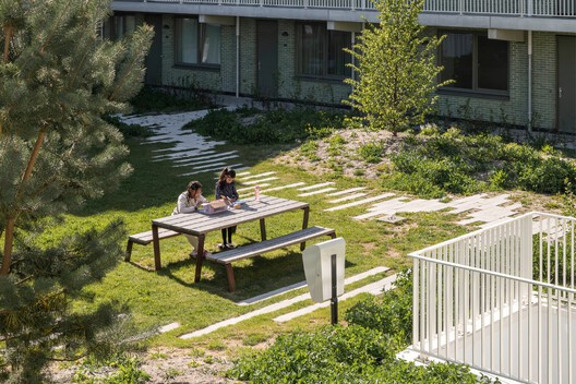 Steenzicht Social Housing  / JVST - Exterior Photography, Garden, Courtyard