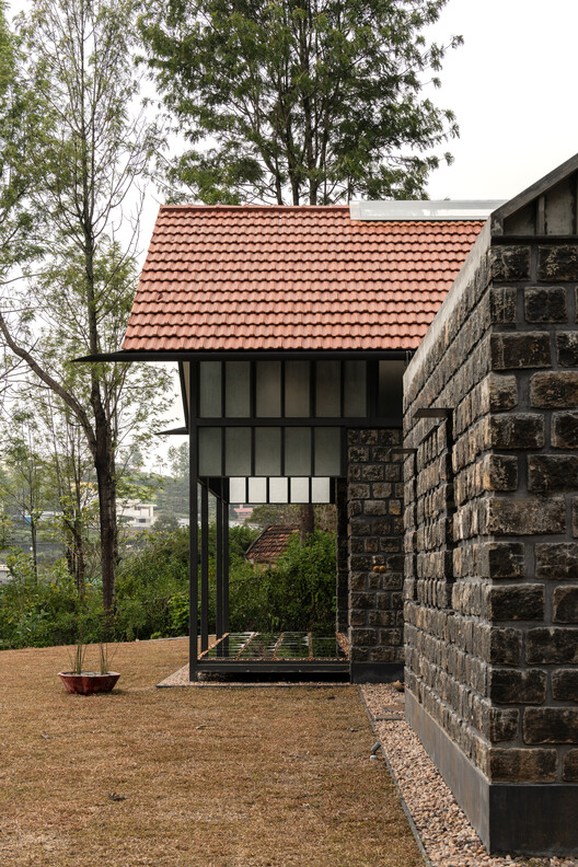 Shilaya Cottage  / Meister Varma Architects - Image 7 of 28