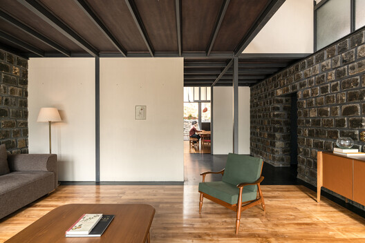 Shilaya Cottage  / Meister Varma Architects