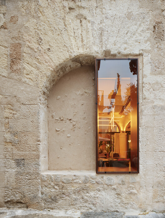 Hotel Nobis Palma / Jordi Herrero Arquitecto Hotel Nobis Palma / Jordi Herrero Arquitecto - Interior Photography, Arch, Brick, Arcade