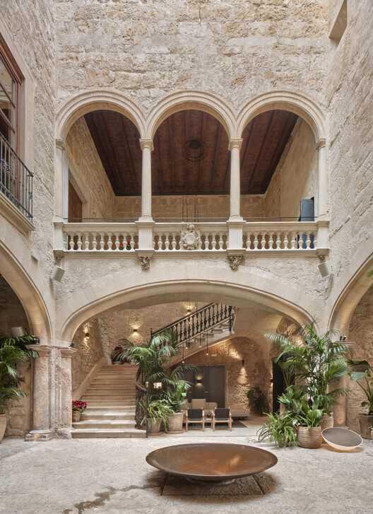 Hotel Nobis Palma / Jordi Herrero Arquitecto Hotel Nobis Palma / Jordi Herrero Arquitecto - Interior Photography, Arch, Courtyard, Arcade, Column, Balcony