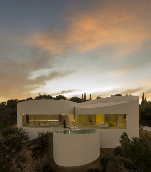 House in las Rozas, Madrid / Fran Silvestre Arquitectos - Image 8 of 23