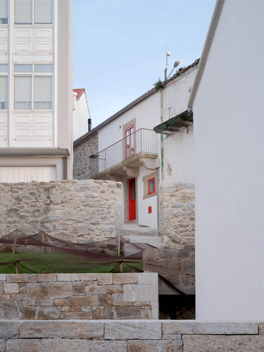 A CORMELÁ Renovation / MARXE a+t A CORMELÁ Renovation / MARXE a+t - Exterior Photography, Stairs, Concrete, Handrail