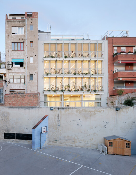 Sants Social Center / LAOS (Xavier Botet + Albert Saboya) Sants Social Center / LAOS (Xavier Botet + Albert Saboya) - Exterior Photography, Balcony