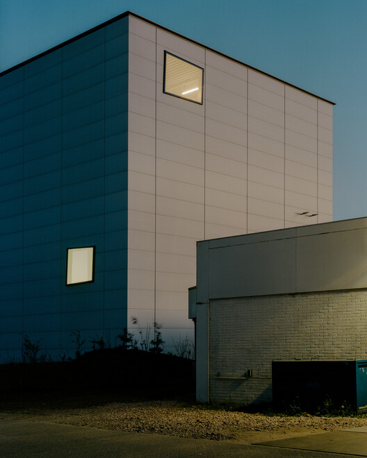Showdepot De Groen / Space Encounters - Exterior Photography