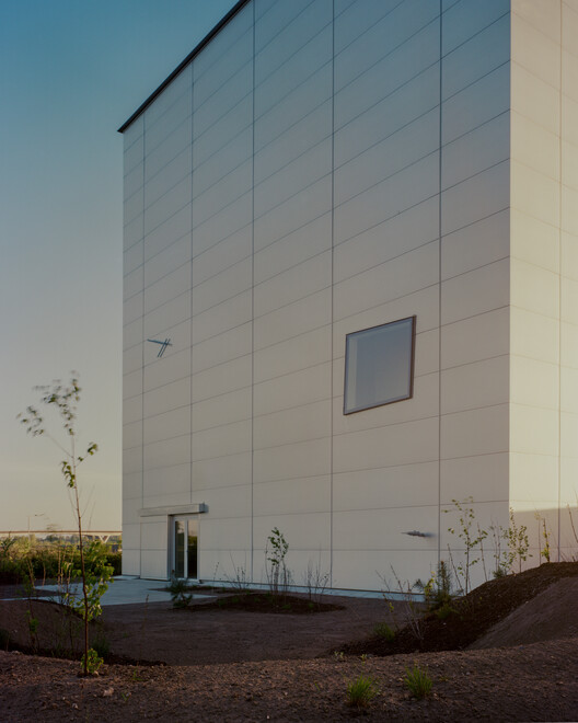 Showdepot De Groen / Space Encounters - Exterior Photography